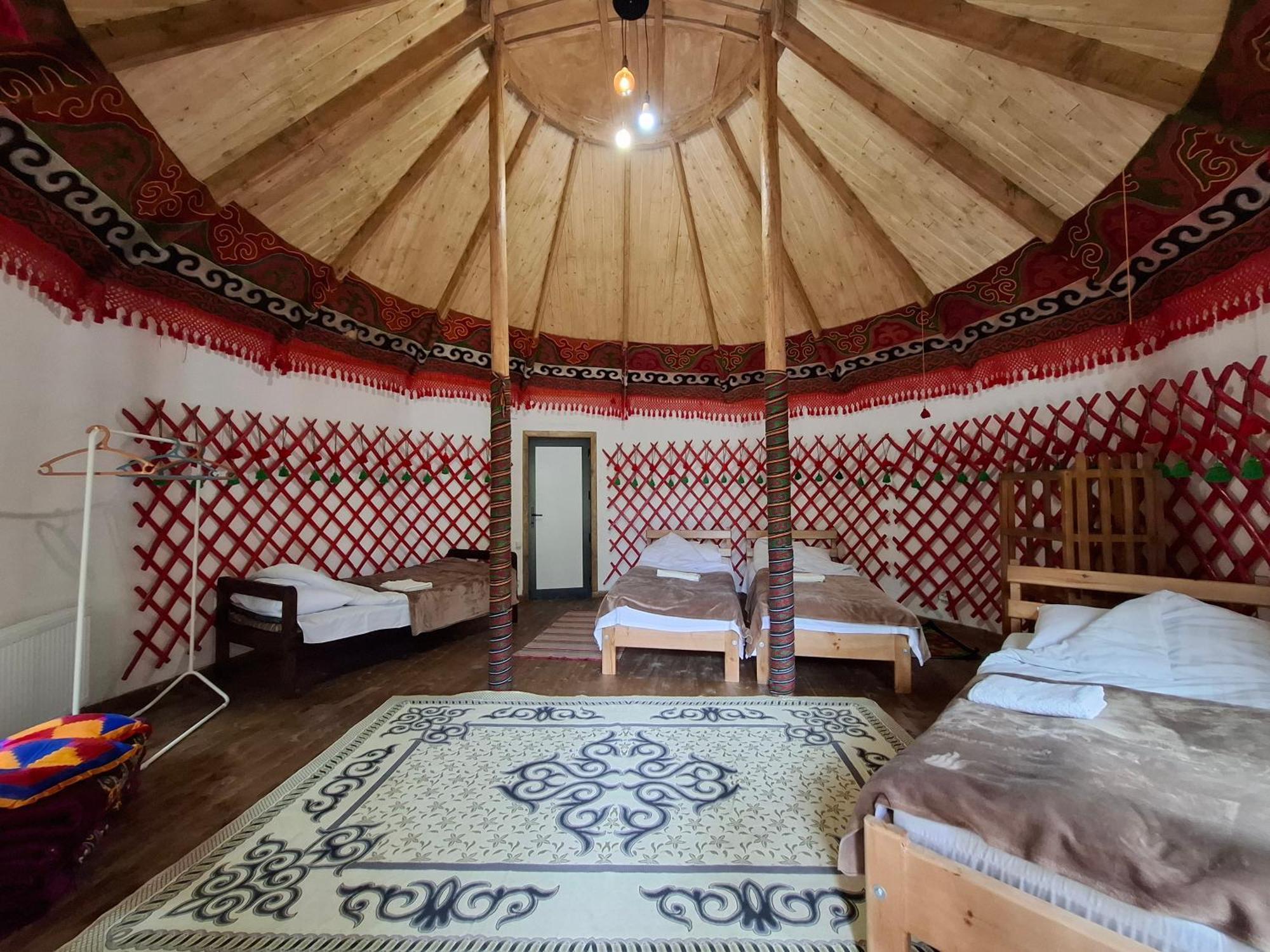 Кемпинг Happy Nomads Yurt Каракол Экстерьер фото